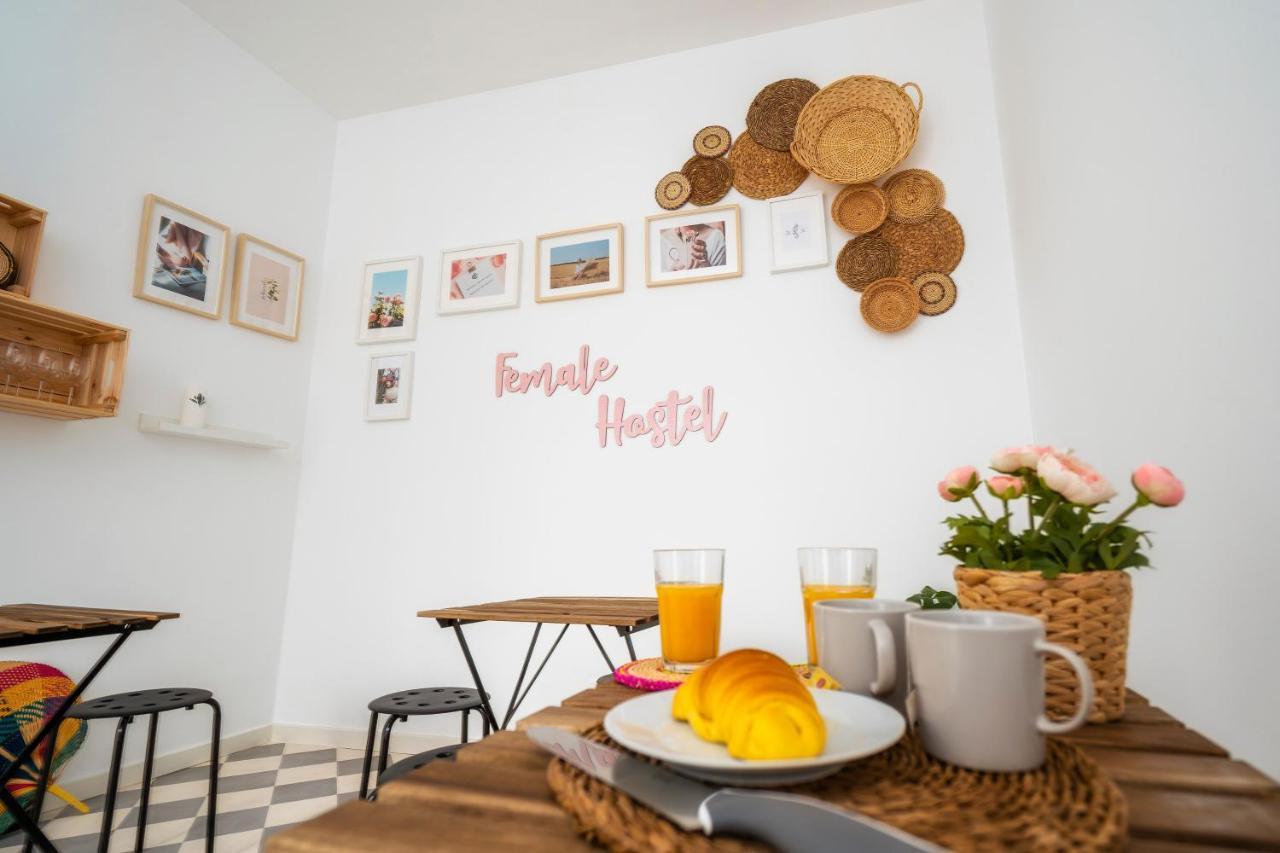 Female Hostel فارو المظهر الخارجي الصورة